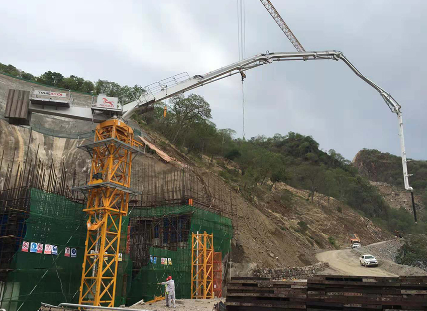 Lattice Tower Placing Boom