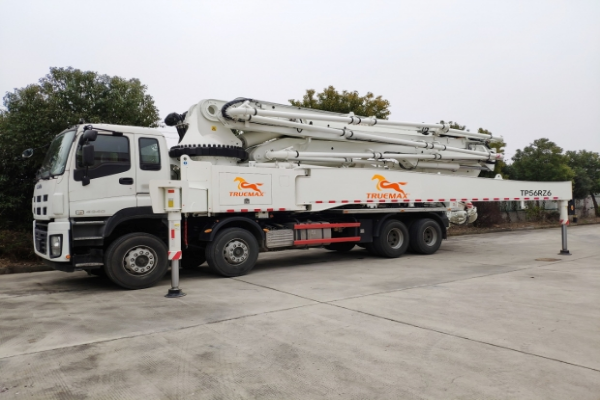 Truck mounted boom pump